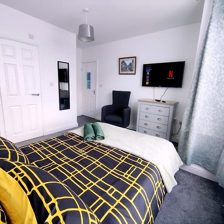 House Share With Few Ensuite Rooms Near Southmead Bristol Bagian luar foto