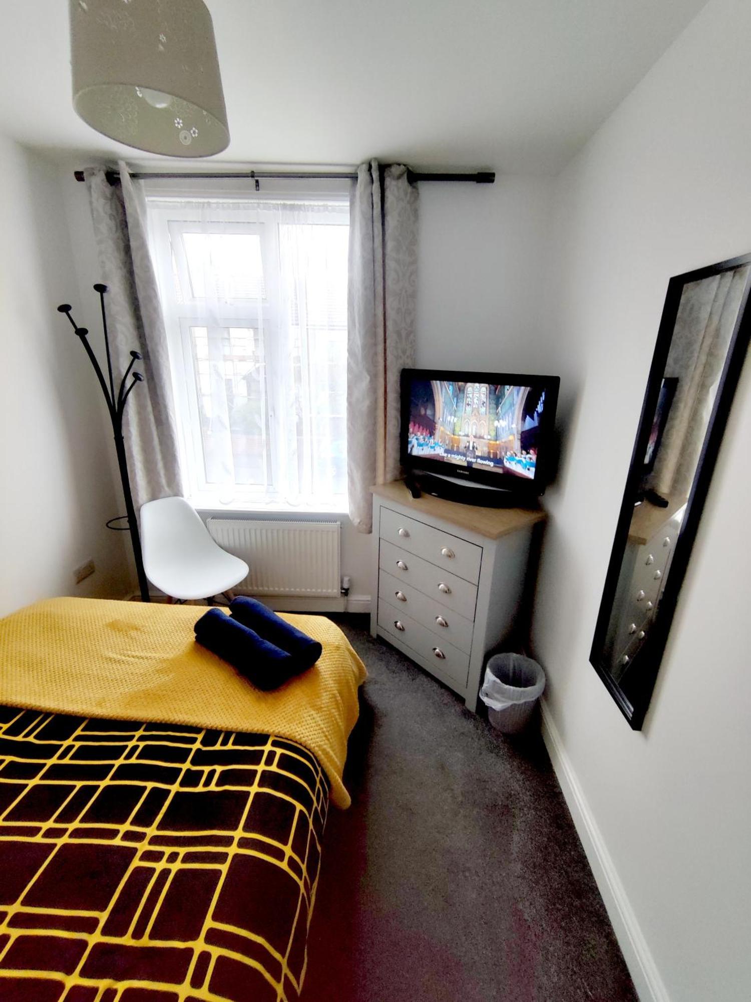 House Share With Few Ensuite Rooms Near Southmead Bristol Bagian luar foto