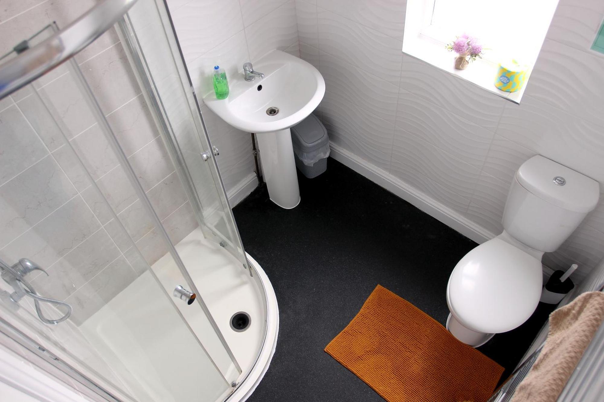 House Share With Few Ensuite Rooms Near Southmead Bristol Bagian luar foto