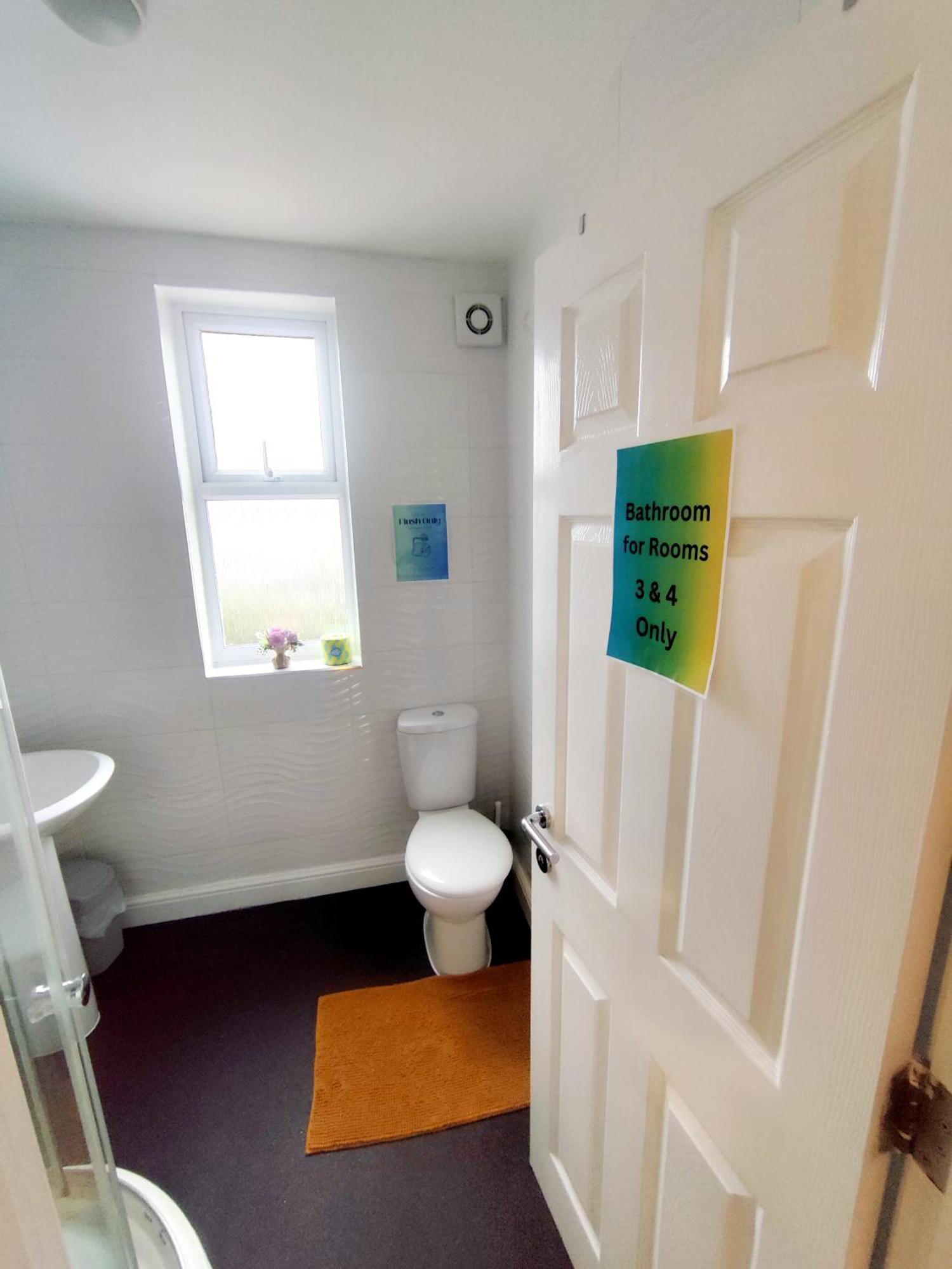 House Share With Few Ensuite Rooms Near Southmead Bristol Bagian luar foto